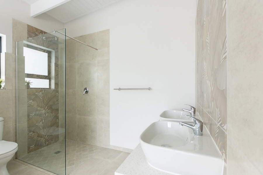 3 Bedroom Property for Sale in Brittania Beach Estate Western Cape